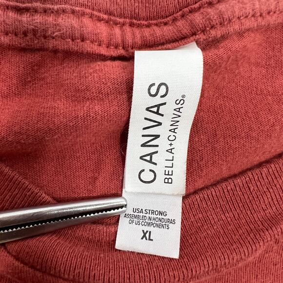 Enemies to Lovers Fan Club T-Shirt Sz XL Red w/Gray Graphic Romance Book-Tok Tee - Picture 4 of 6